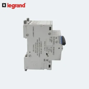 Interruptor magnetotérmico DX³6000 10kA tornillo de entrada alta y arranque bajo 3P 400V~ - 20A - curva C - para peine HX³ tradicional LEGRAND INDUSTRIALGES